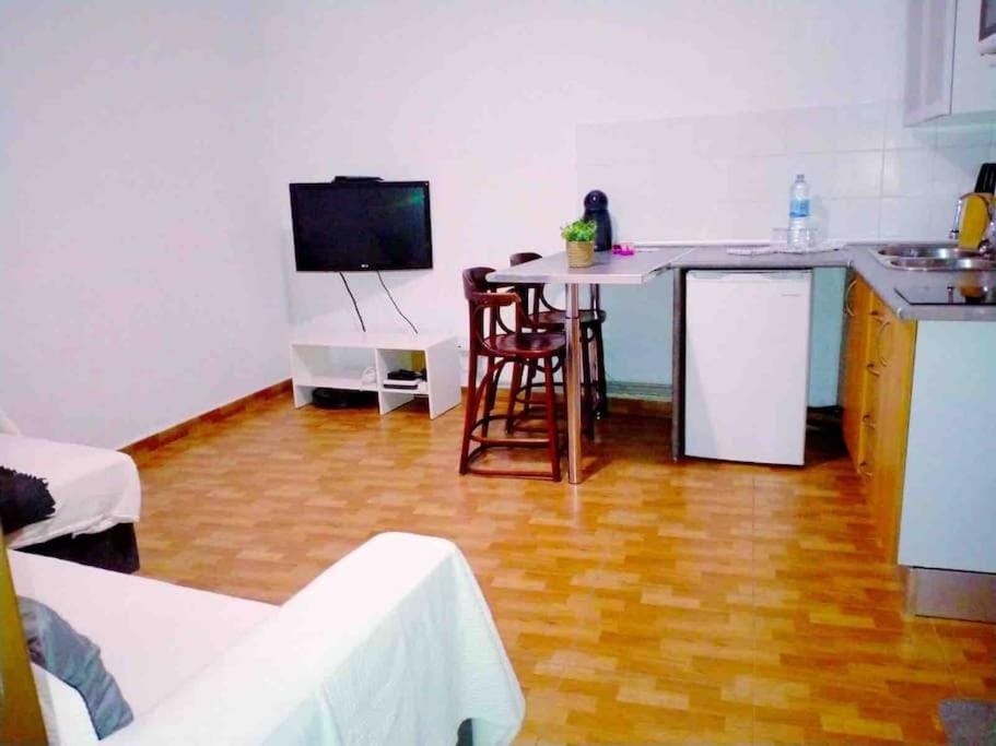 Communal lounge/ TV room