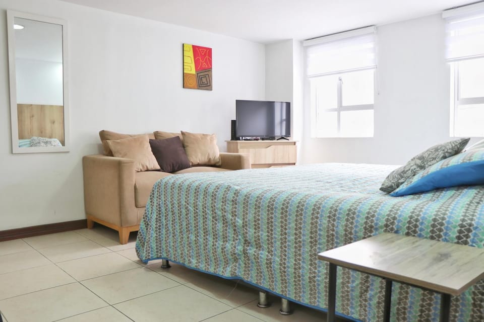 Acogedor apartaestudió norte cama king cerca Av de los estudiantes Apartment in Pasto