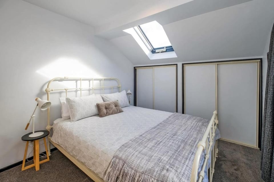 Little Black Ski Chalet | Central, WiFi, Families! Chalet in Canterbury