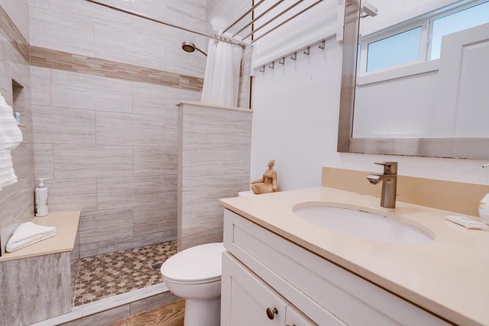 Unit 18 Waena Inn - Maui Private Suite Apartment in Wailuku