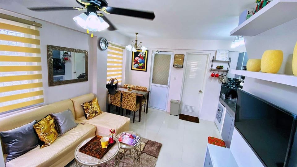 TV and multimedia, Living room, Seating area, Dining area, Evening entertainment, fireplace