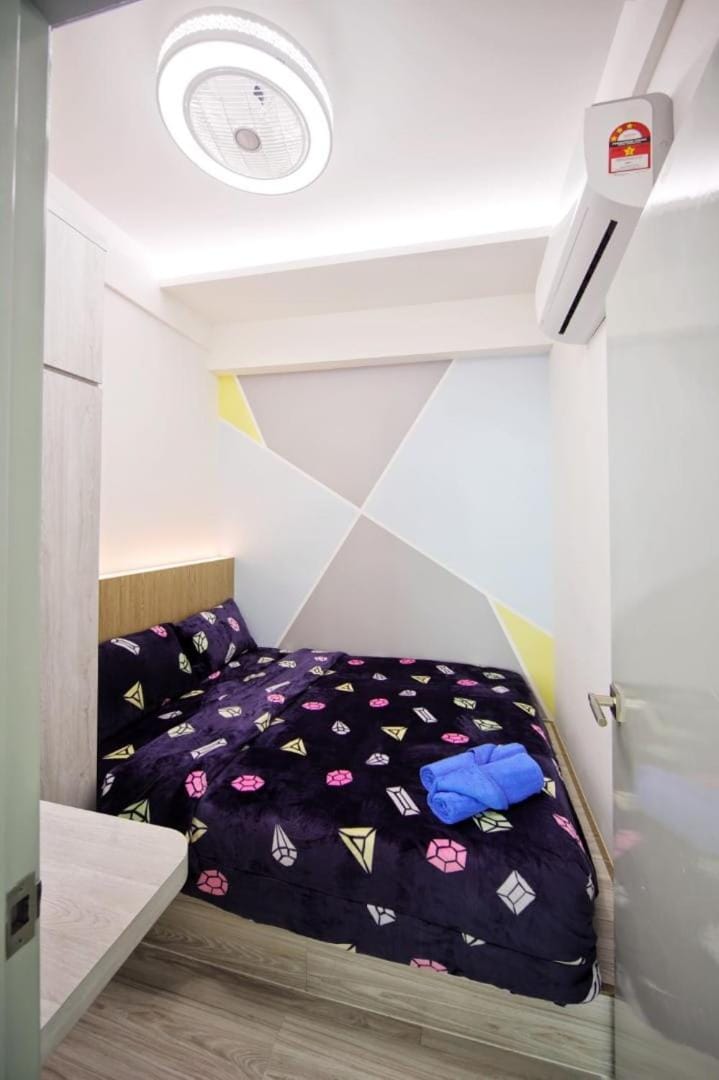 reSTARY - K Universe, Sutera Avenue Infinity Pool - Imago Opposite - KK City- 3BR,10Pax 来沙旅 K歌宇宙主题公寓 - 无边际日落海景泳池 - Imago商场对面 - KK市中心 - 3房10人 Apartment in Kota Kinabalu