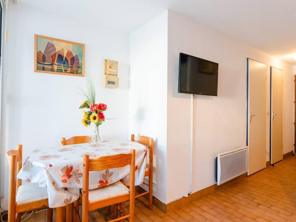 T2 avec Piscine à Gruissan - Proche Plage et Commerces - FR-1-409A-14 Apartment in Gruissan