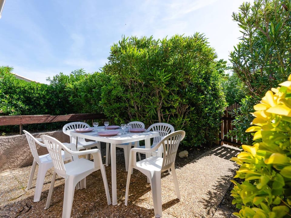 Maison chaleureuse à Gruissan, proche plage, 6 pers, parking privé, animaux acceptés - FR-1-409A-13 Villa in Gruissan
