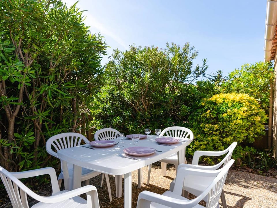 Maison chaleureuse à Gruissan, proche plage, 6 pers, parking privé, animaux acceptés - FR-1-409A-13 Villa in Gruissan