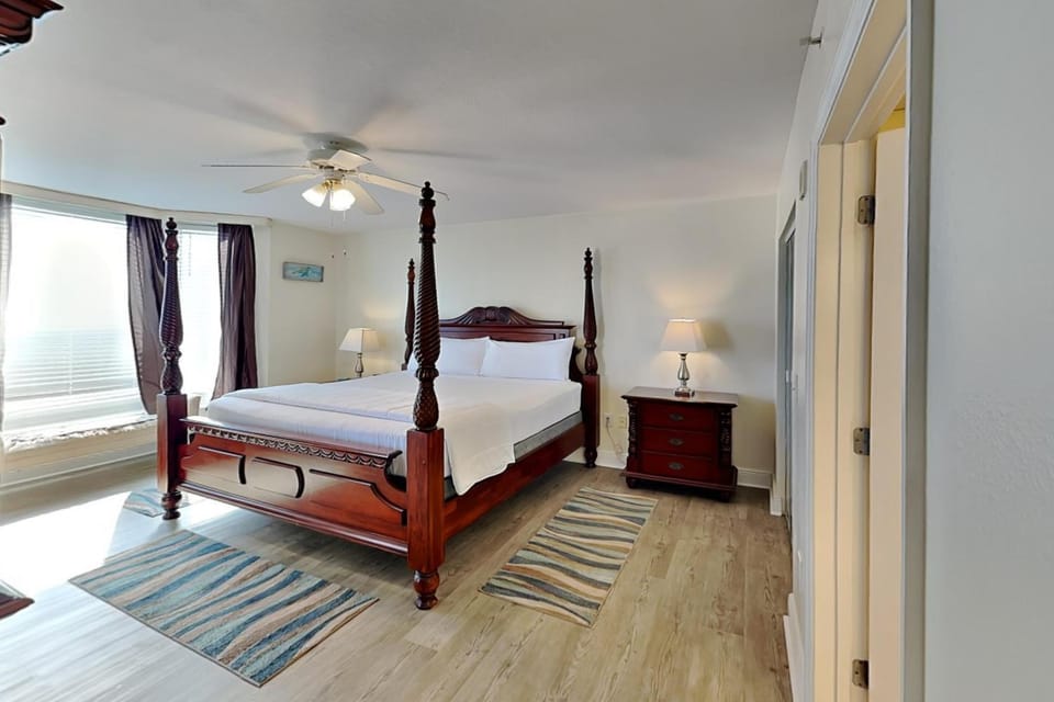 Bed, View (from property/room), Bedroom, Sea view, furniture