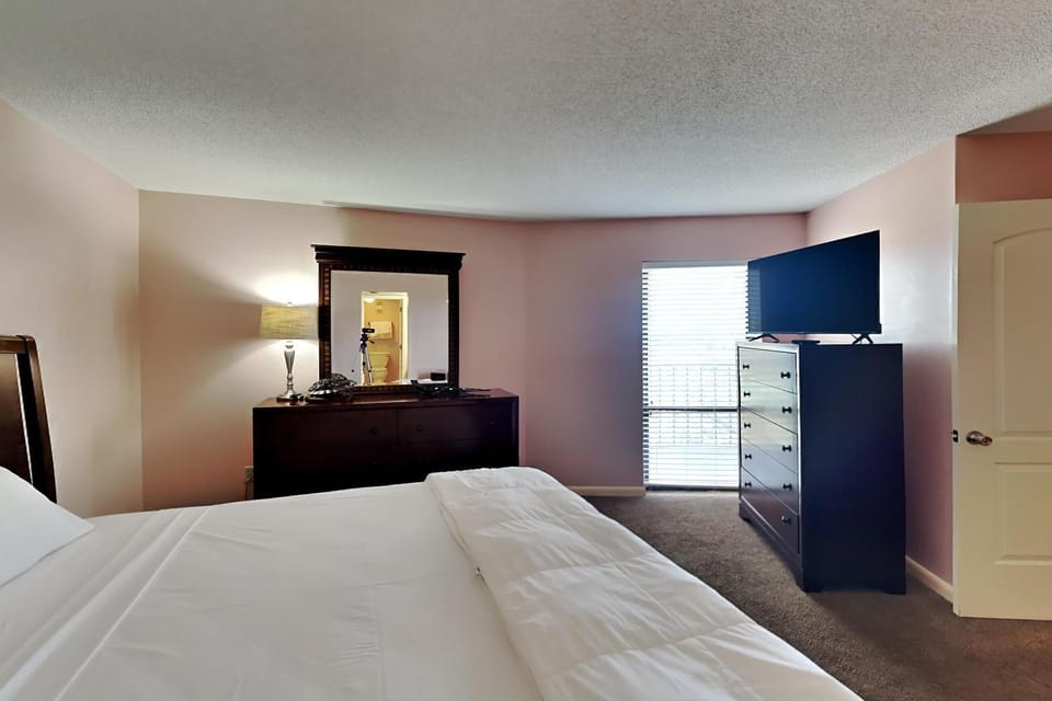 Bed, TV and multimedia, Bedroom, furniture, wardrobe
