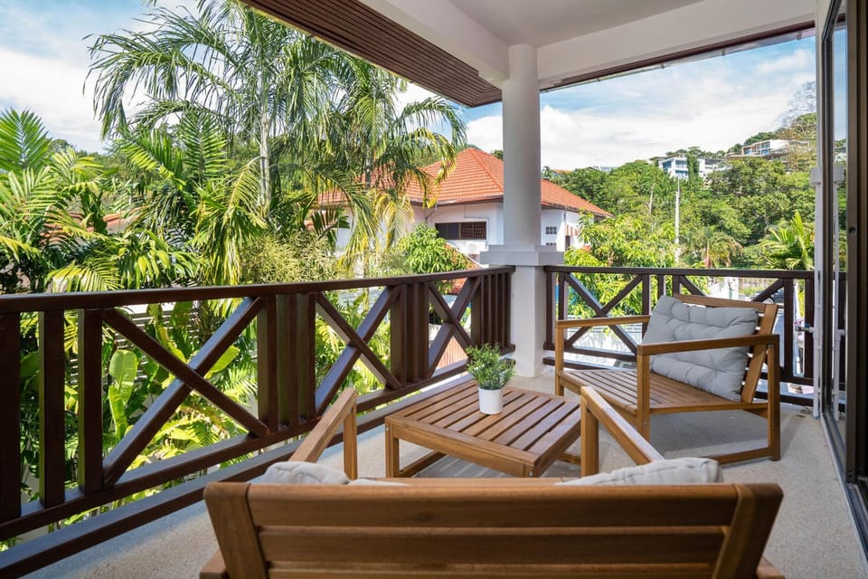 Patio, Day, Garden, View (from property/room), Balcony/Terrace, Seating area, Garden view