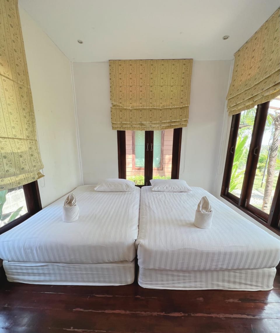 เฮือนริมน่าน Huen Rim Nan Country House in Laos