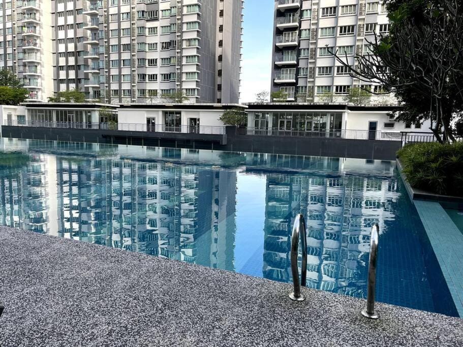 LUXE Blok A1 3BR Savanna Suite @ Southville Bangi Apartment in Negeri Sembilan, Malaysia