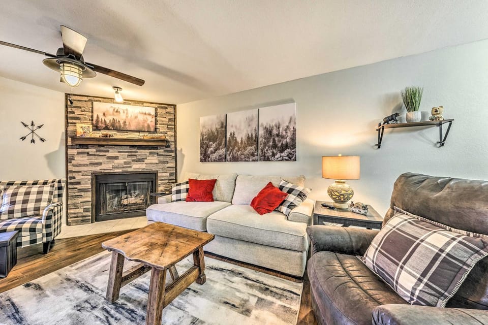 Cozy Ruidoso Condo w/ Grill & Mountain Views! House in Ruidoso