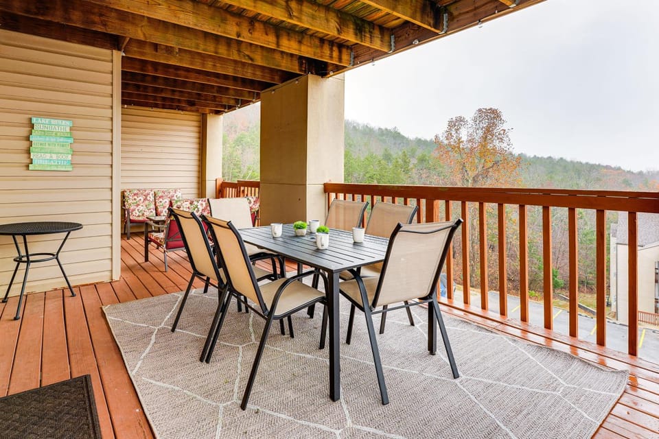 1 Mi to Silver Dollar City! Lake-View Family Haven House in Indian Point