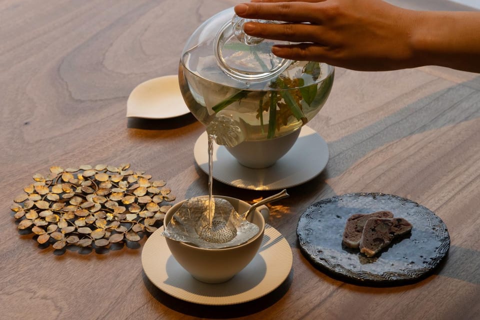 Coffee/tea facilities, Food and drinks, Food, Drinks