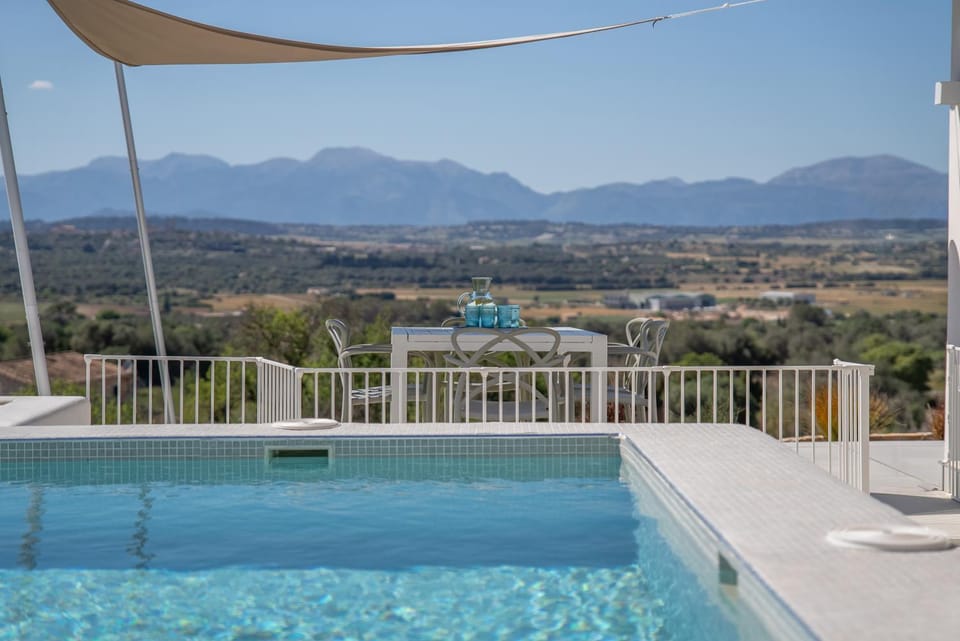 Finca Es Moli Ariany House in Pla de Mallorca