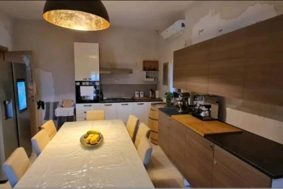 Coffee/tea facilities, Kitchen or kitchenette, Dining area, Food, minibar, pet friendly, stove