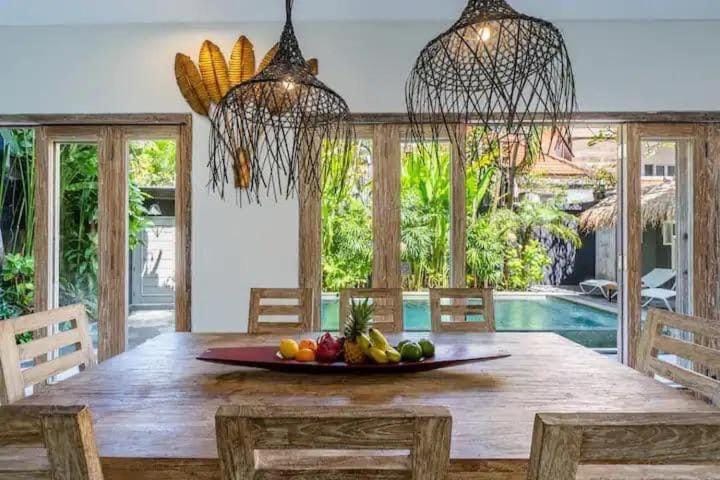 Dining area, Garden view, Pool view