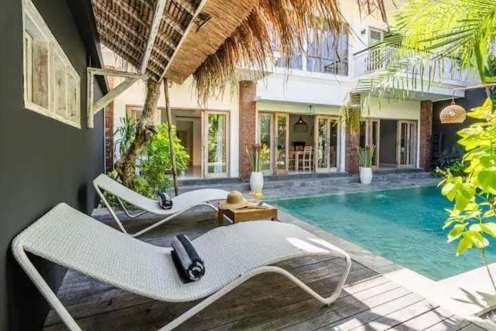 Pool view, Swimming pool