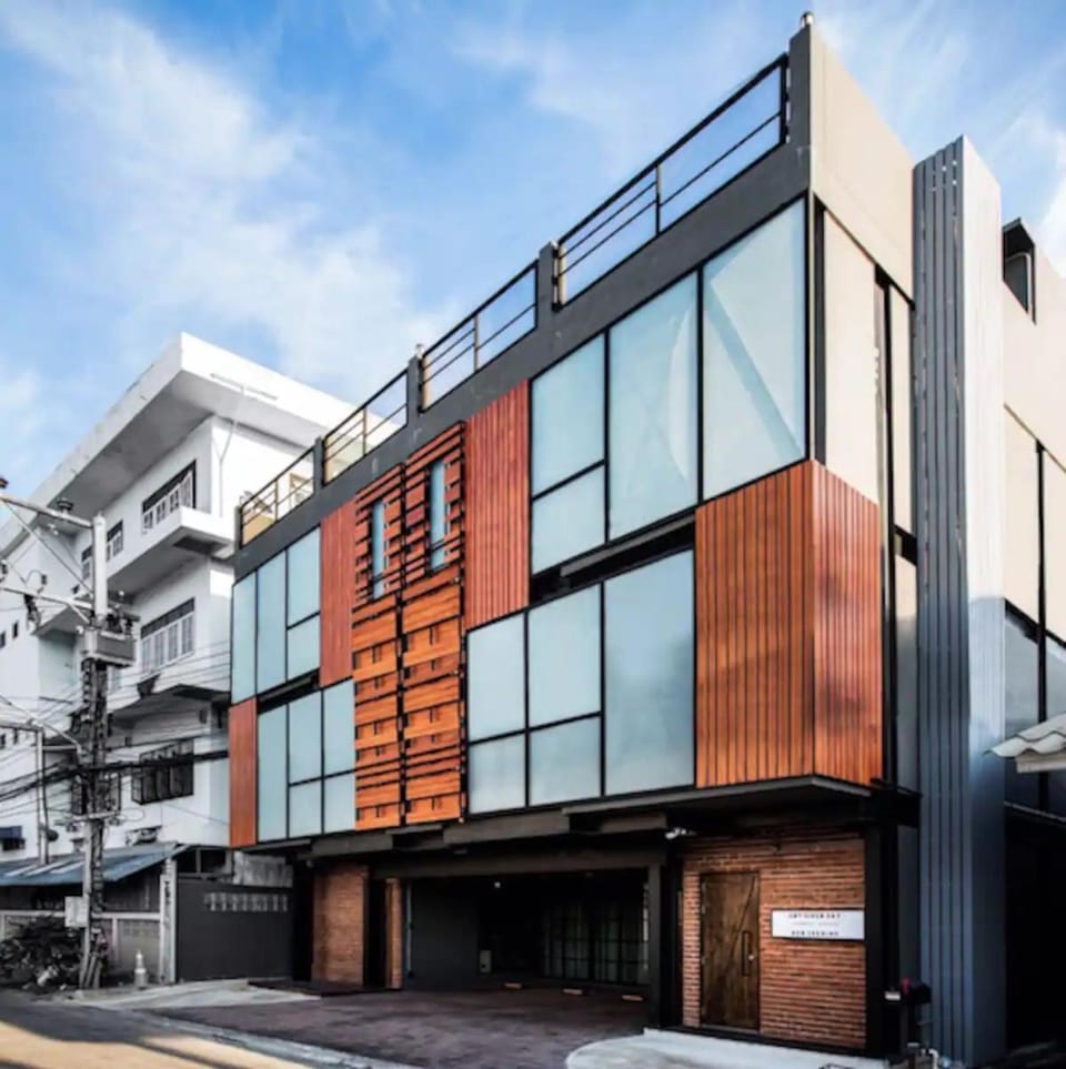Property building, Day