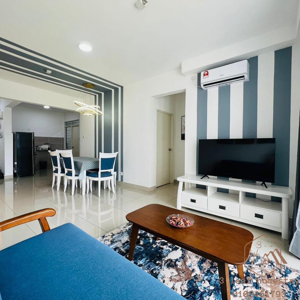 Communal lounge/ TV room, TV and multimedia, Living room, Seating area, Dining area, air conditioner