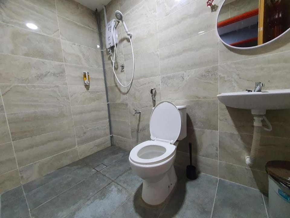 Shower, Toilet, Bathroom