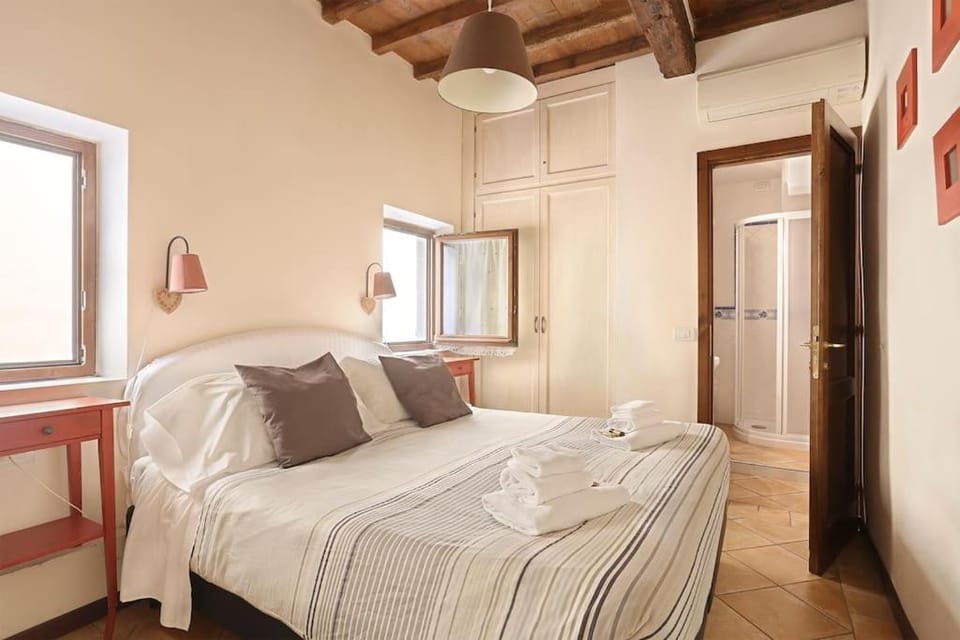 Romantica Suite Firenze 2 cls Central Market & Dome Apartment in Florence
