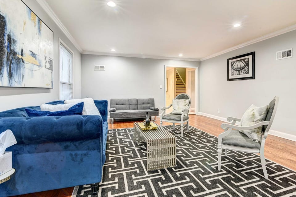 Luxurious Detroit Home - Walk to Golf and Park! House in Detroit