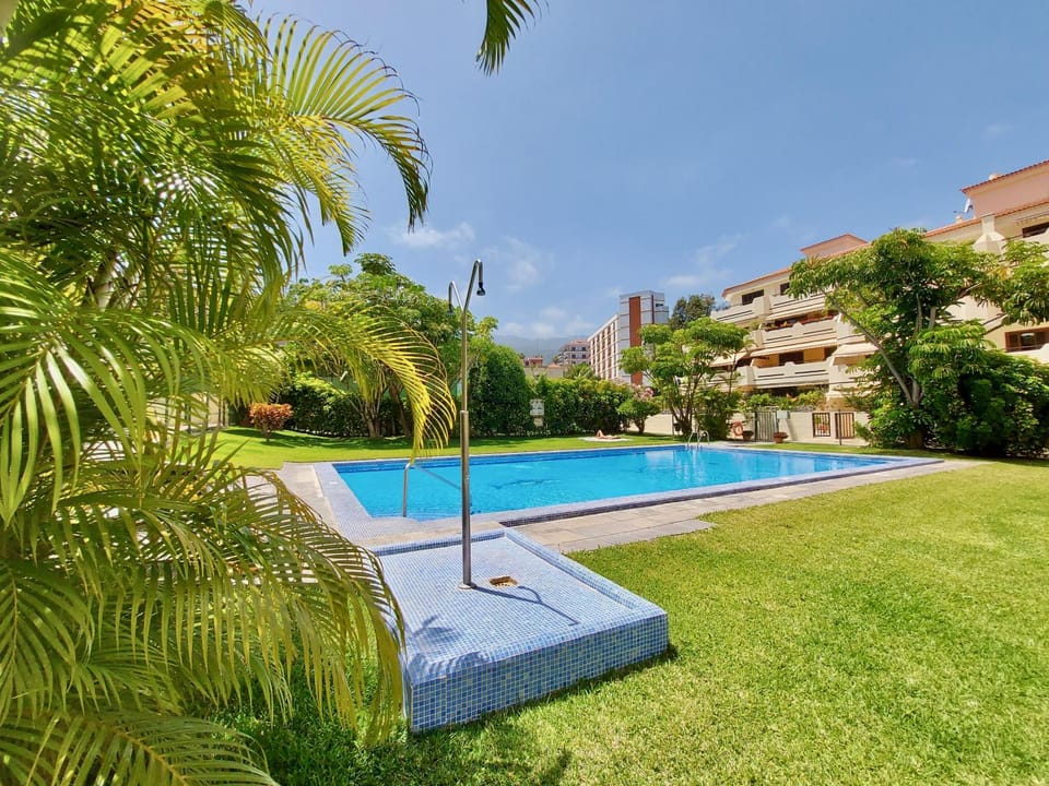 Garden, Swimming pool