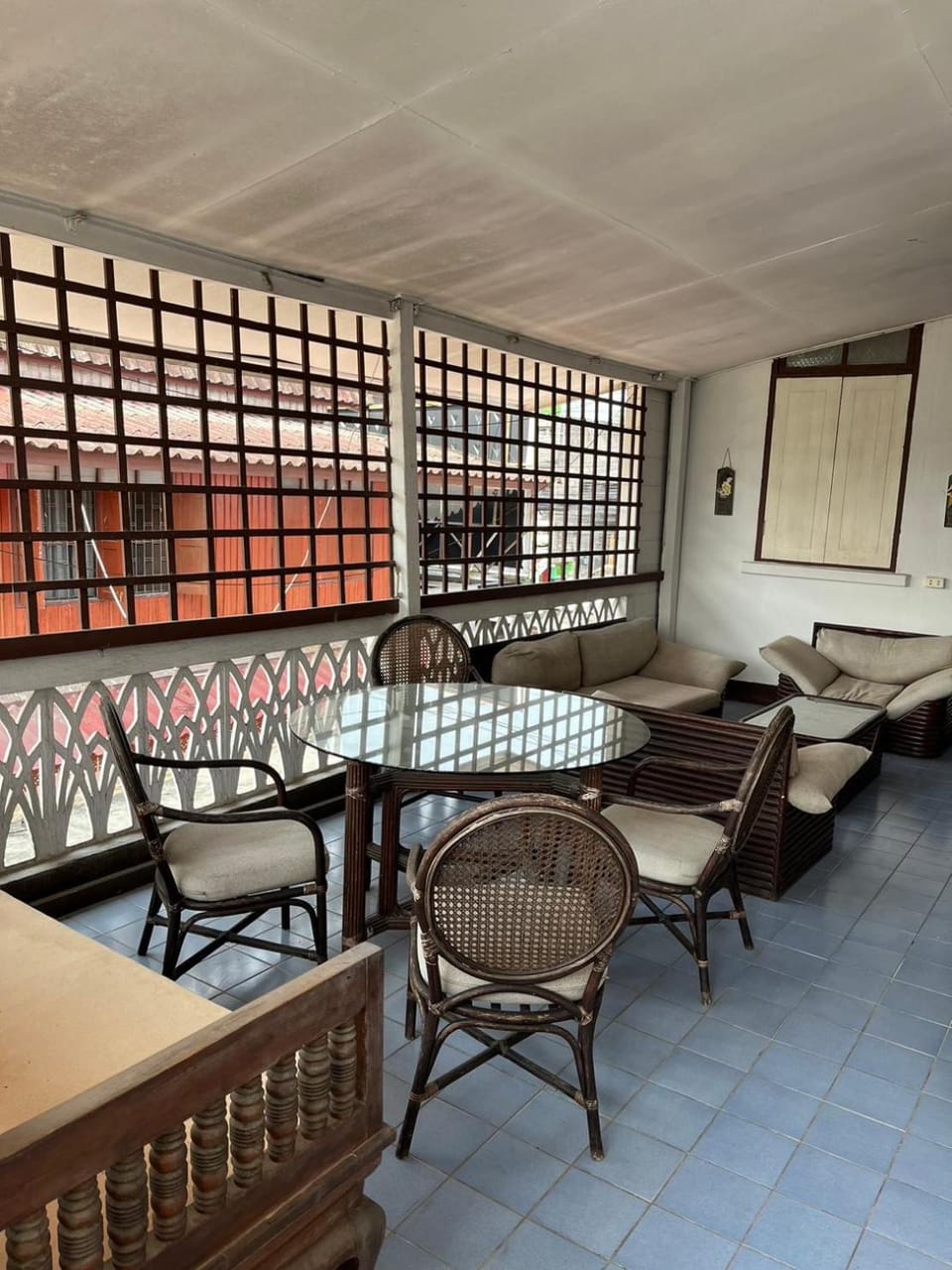 Living room, Seating area