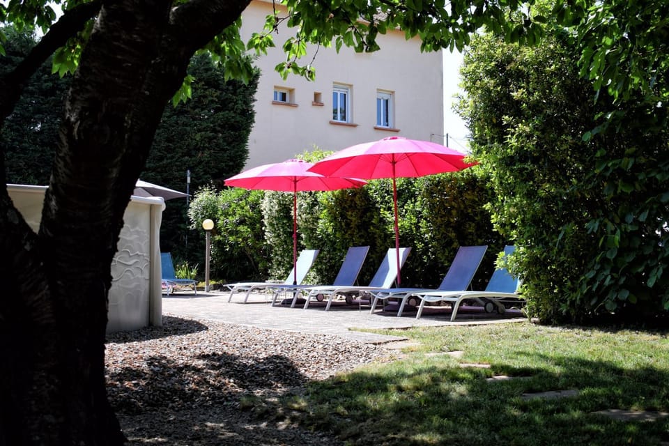 Spring, Day, Garden, Garden view, Swimming pool, sunbed