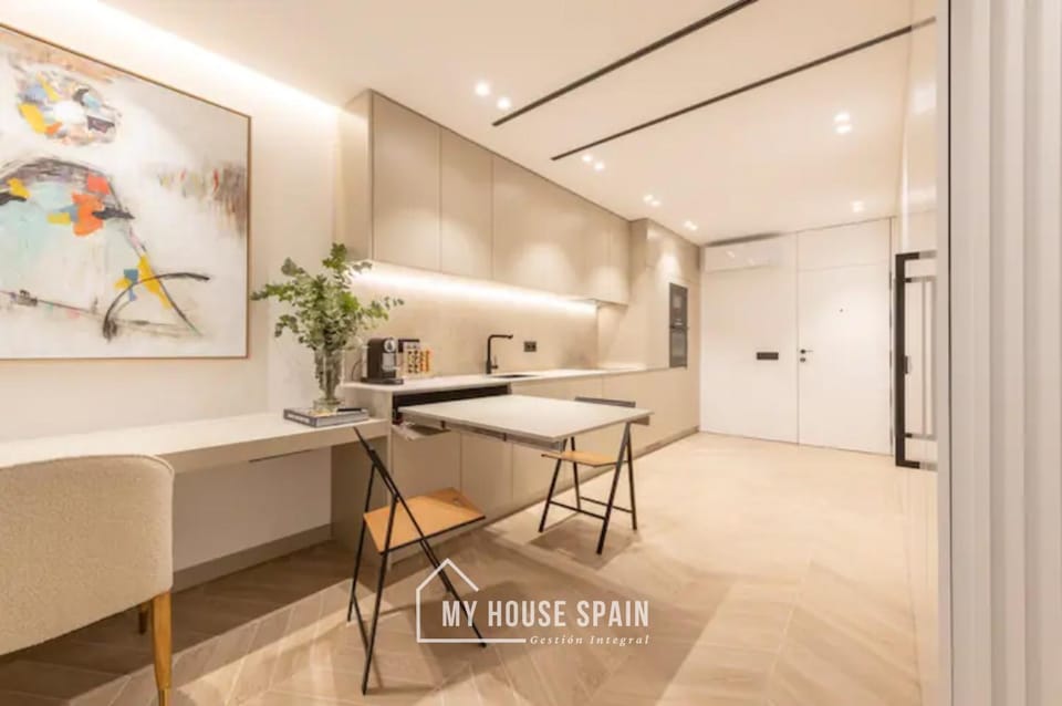 MyHouseSpain - Luminoso piso en Chamberí Apartment in Madrid