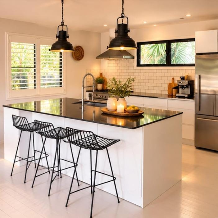 Gorgeous Spacious Family Home, 5 min to beach, Sunset Views House in Noosa Heads