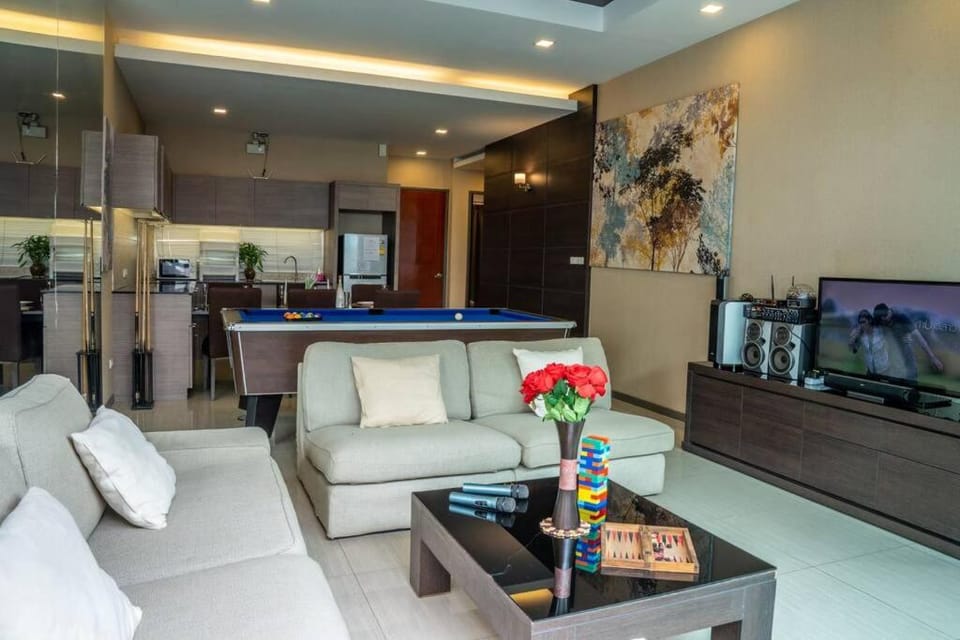 Communal lounge/ TV room, Karaoke