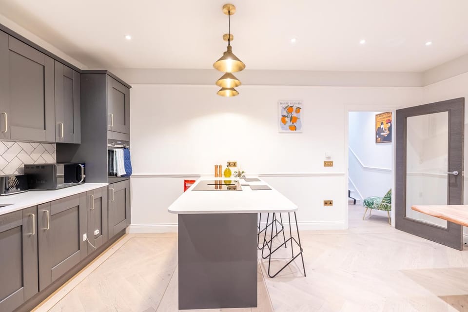 Dining area, microwave, oven, stove, kitchen