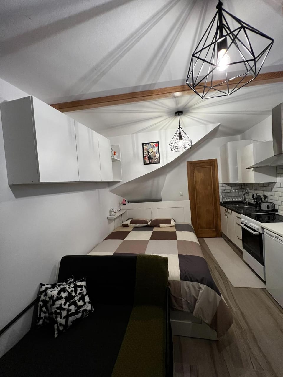 Kitchen or kitchenette, Seating area, Dining area, oven, pet friendly, stove