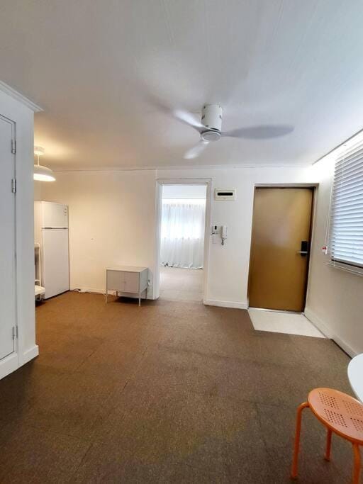 Sinchon Station Line 2 Exit 3 and 4 min three-room hongdae Apartment in Seoul