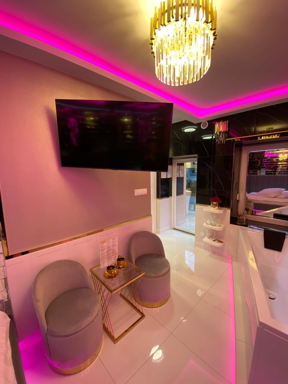 Bathroom, TV and multimedia, Living room, Bath