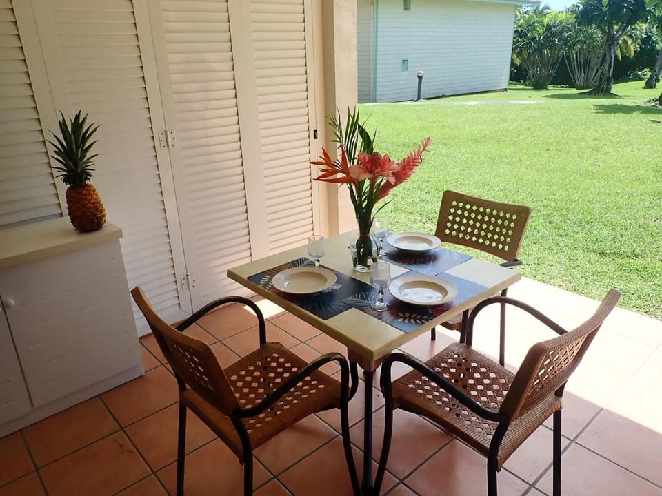 Patio, Dining area