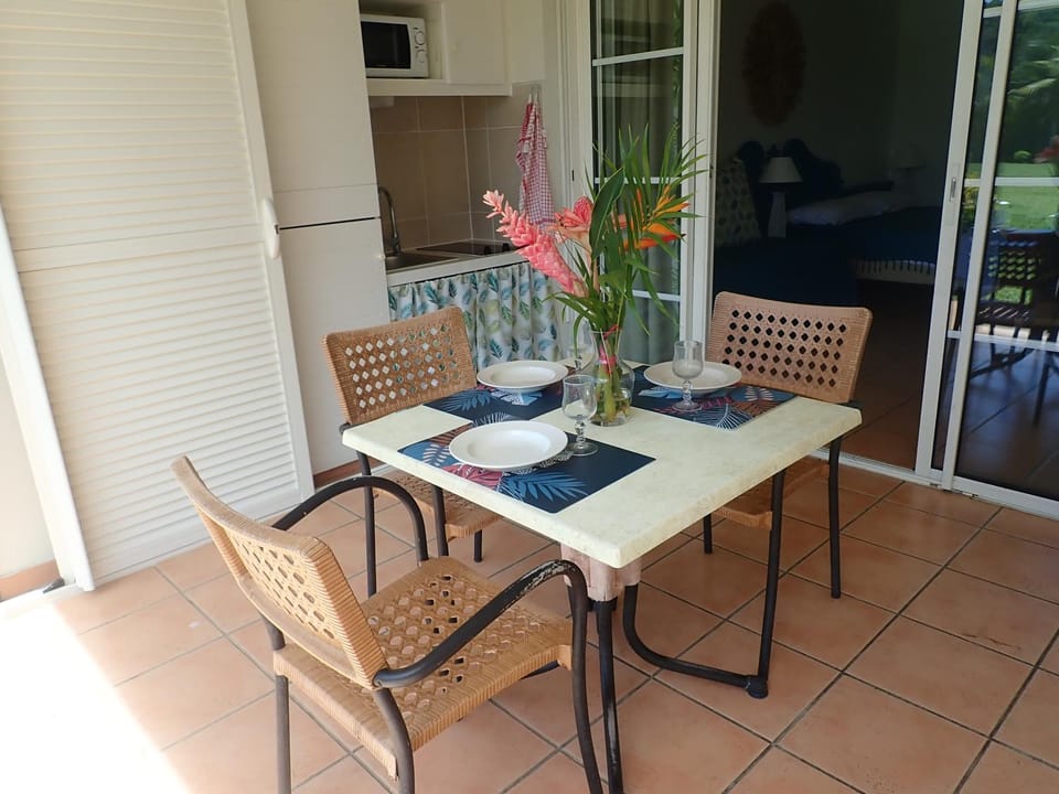 Kitchen or kitchenette, Breakfast