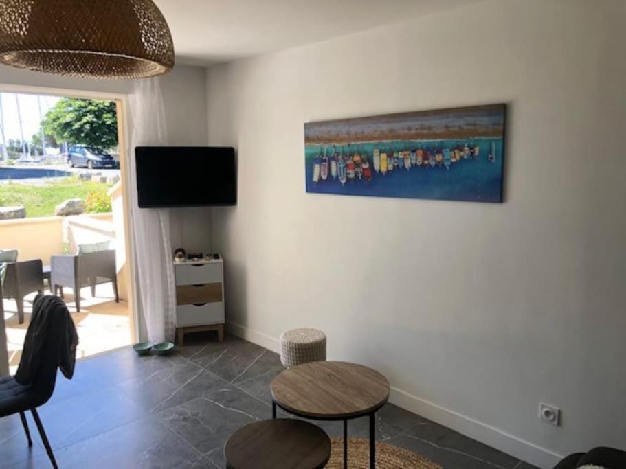 TV and multimedia, Living room