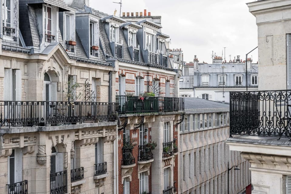 Nice flat with billard and view Apartment in Paris