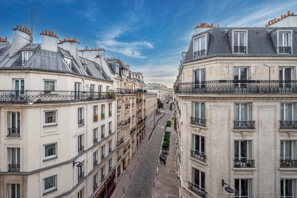 Nice flat with billard and view Apartment in Paris