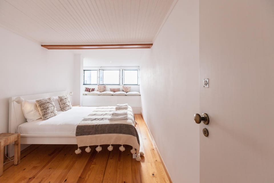 FLH Alfama Mezzanine with River View Apartment in Lisbon
