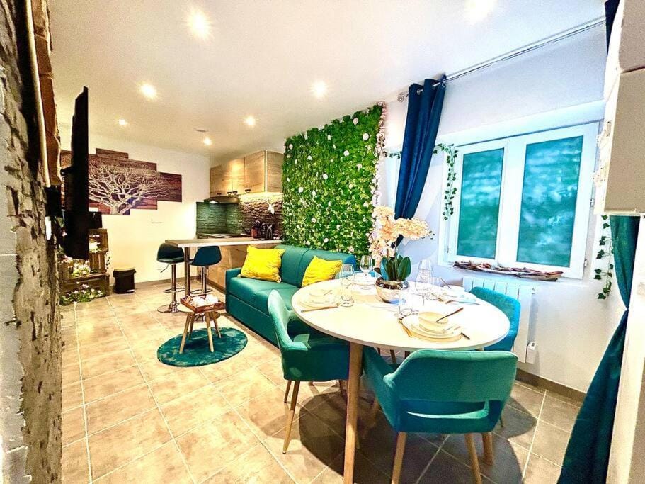 La forêt enchantée, centre ville Apartment in Bourgogne-Franche-Comté