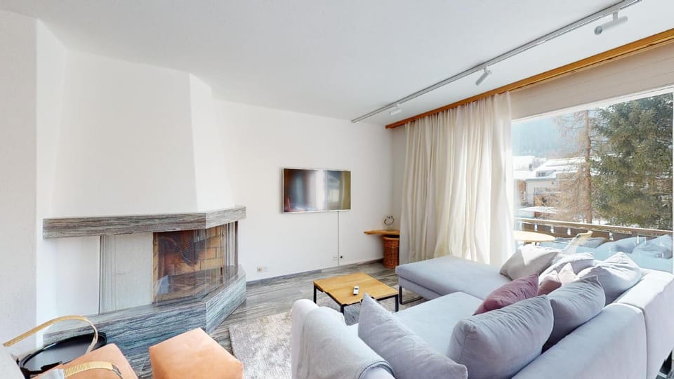 Abitaziun Curtins 1 6 - La Punt Chamues-ch Apartment in Canton of Grisons