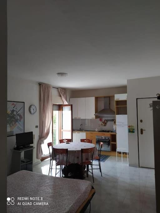 Kitchen or kitchenette, Dining area, pet friendly, stove
