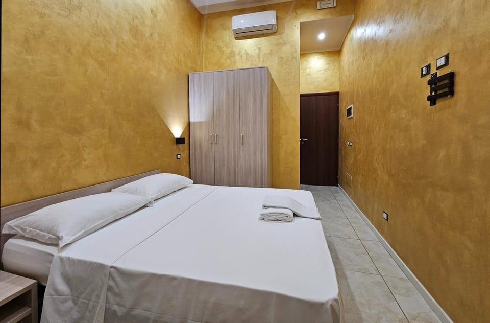 Bedroom, internet, wedding, air conditioner