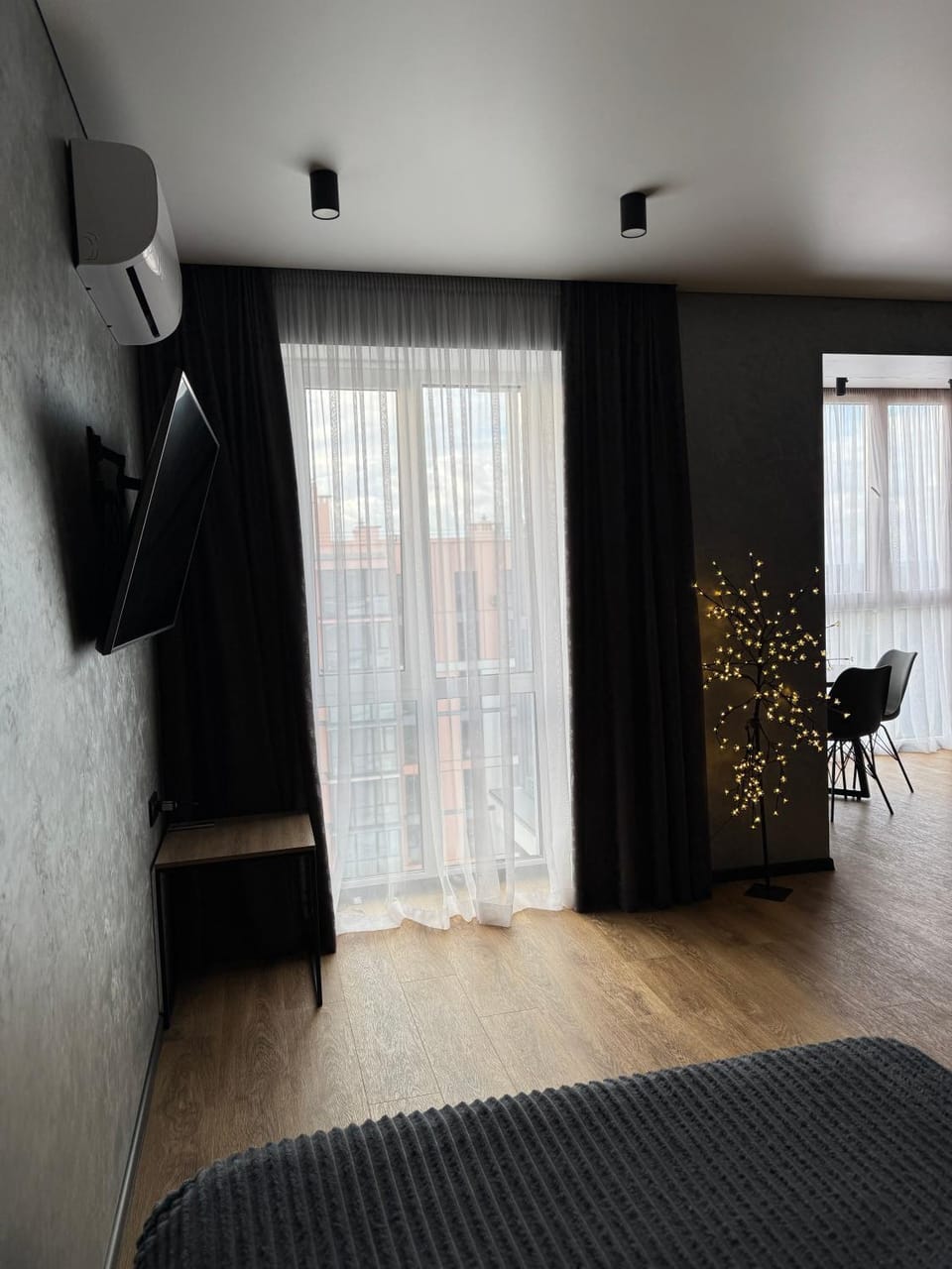 Дизайнерські двокімнатні апартаменти в ЖК DreamTown Apartment in Ukraine