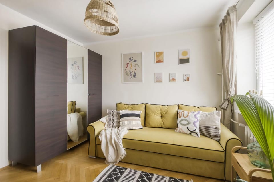 Bed, Living room, Photo of the whole room, Seating area, Bedroom, wardrobe