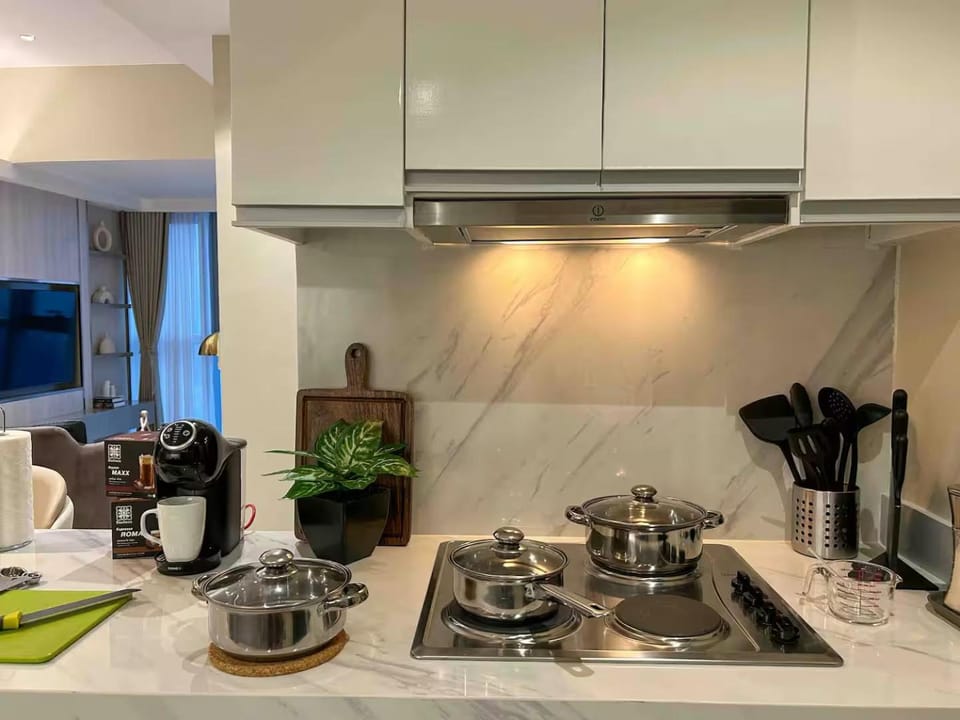 Kitchen or kitchenette, kitchen