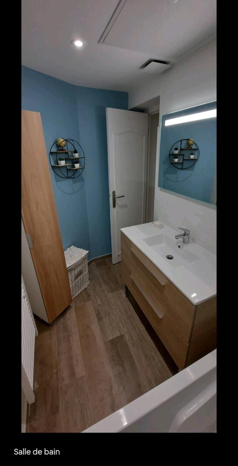Bathroom, Bath